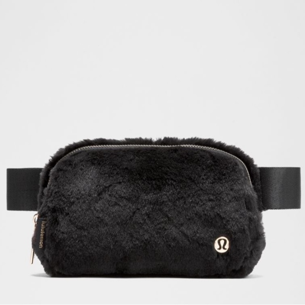 lululemon Everywhere Belt Bag Plush Fleece